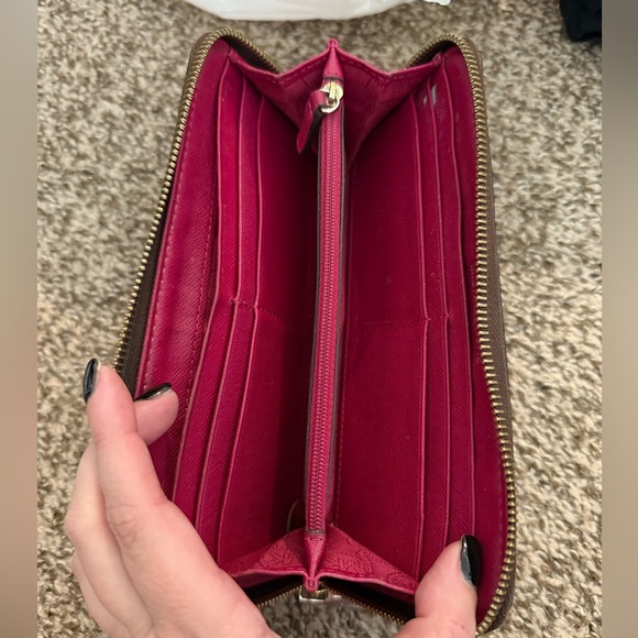 Brown Michael Kors JetSetter wallet - Picture 2 of 3